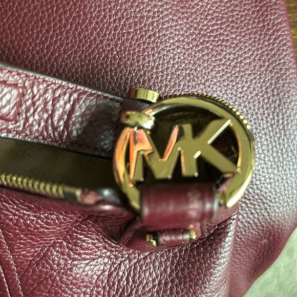 Michael Kors large Fulton bag-EUC - Picture 6 of 15